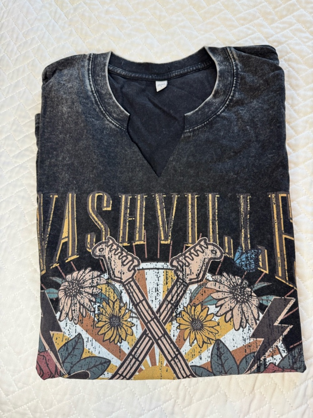 Bundle of 3 23”PTP Graphic Tees - Picture 4 of 4